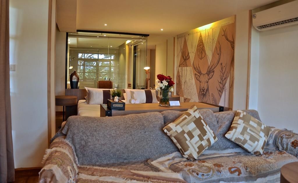 suite with mountain view and bathtub  | 1 bedroom, premium bedding, minibar, free wifi