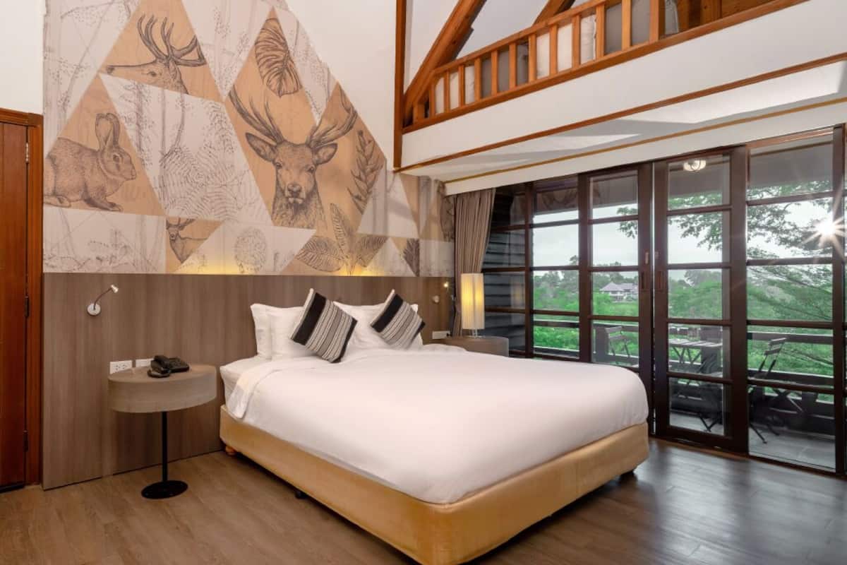 Tree House Junior Suite | 迷你吧、遮光布/窗簾、熨斗/熨衣板、免費無線上網