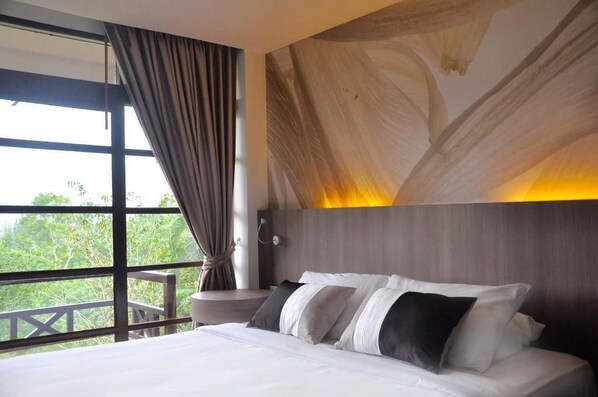 Tree House Suite | Premium bedding, minibar, free WiFi, bed sheets