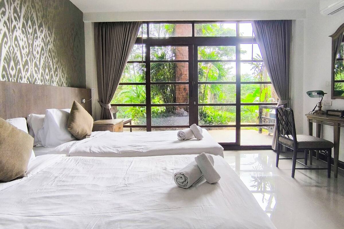 superior room with garden view  | 1 bedroom, premium bedding, minibar, free wifi