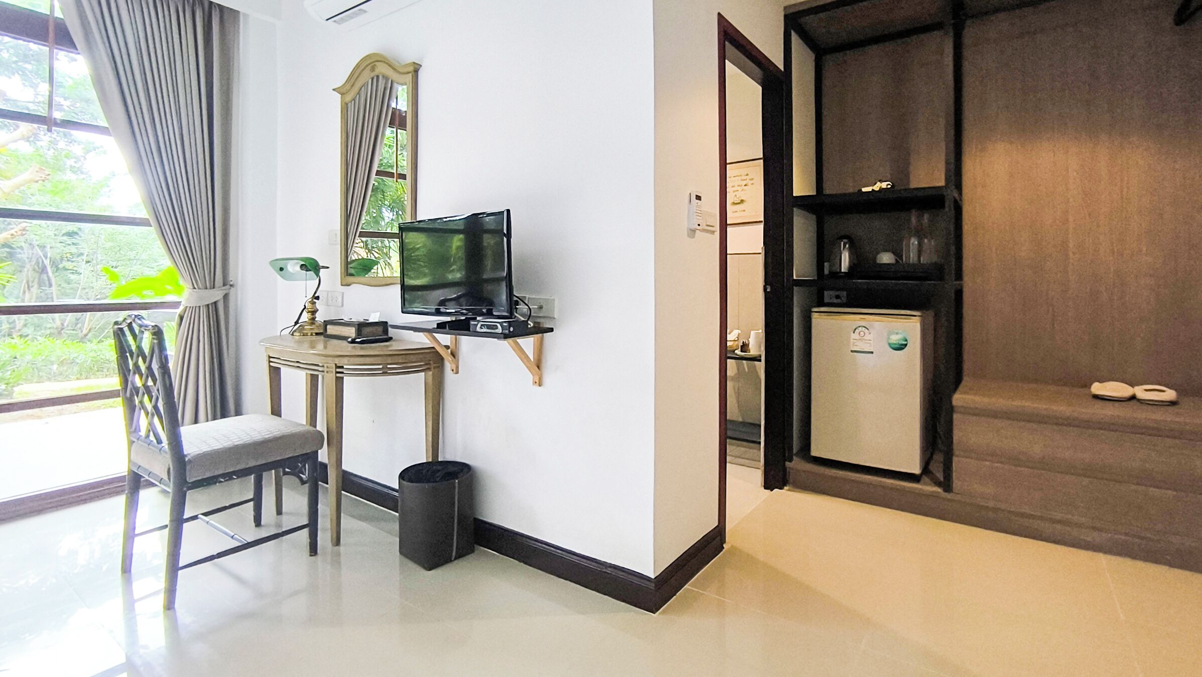 superior room with garden view  | 1 bedroom, premium bedding, minibar, free wifi