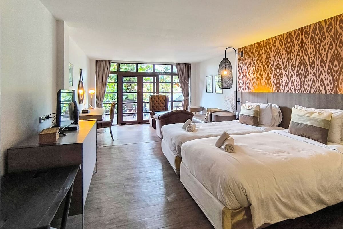 Suite with Mountain View | Luxe beddengoed, een minibar, gratis wifi, beddengoed