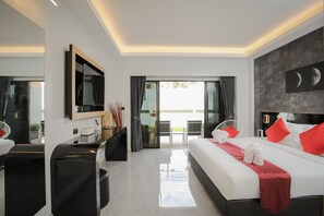 Superior Room with Garden View | Caja fuerte, escritorio, espacio para trabajar con un portátil