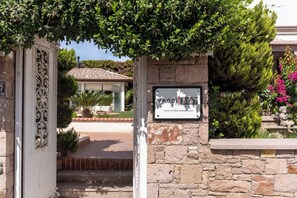 Front of property - Vrodi By House (Ayvalik)