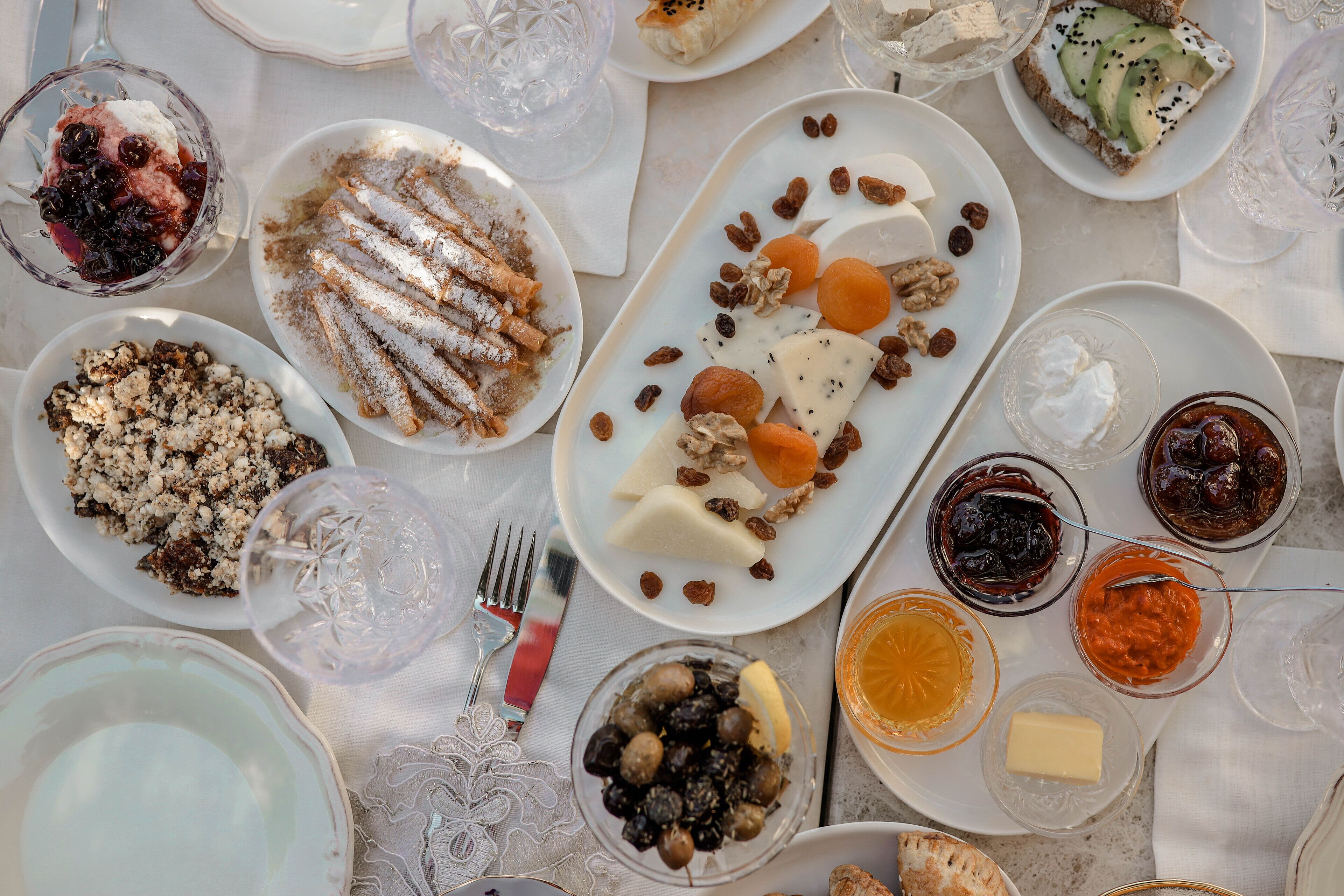 Petit déjeuner complet compris tous les jours