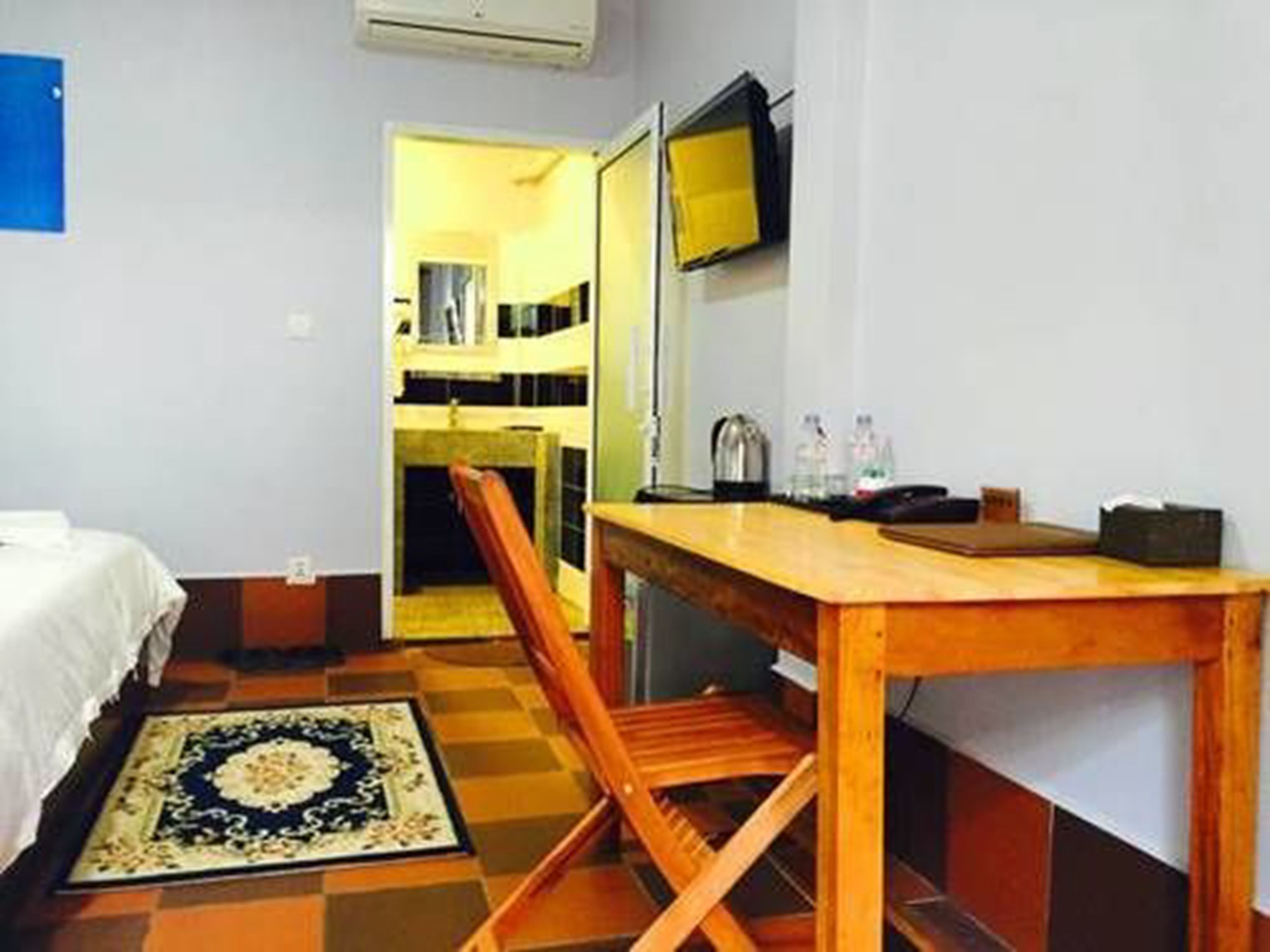 minibar, in-room safe, desk, blackout curtains