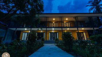 Superior Garden View | Rollaway beds, free WiFi