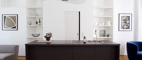 豪華樓中樓客房 | 私人廚房 | 大型冰箱、微波爐、爐台、洗碗機