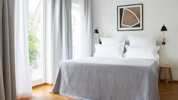 Classic Suite | Premium bedding, in-room safe, desk, iron/ironing board