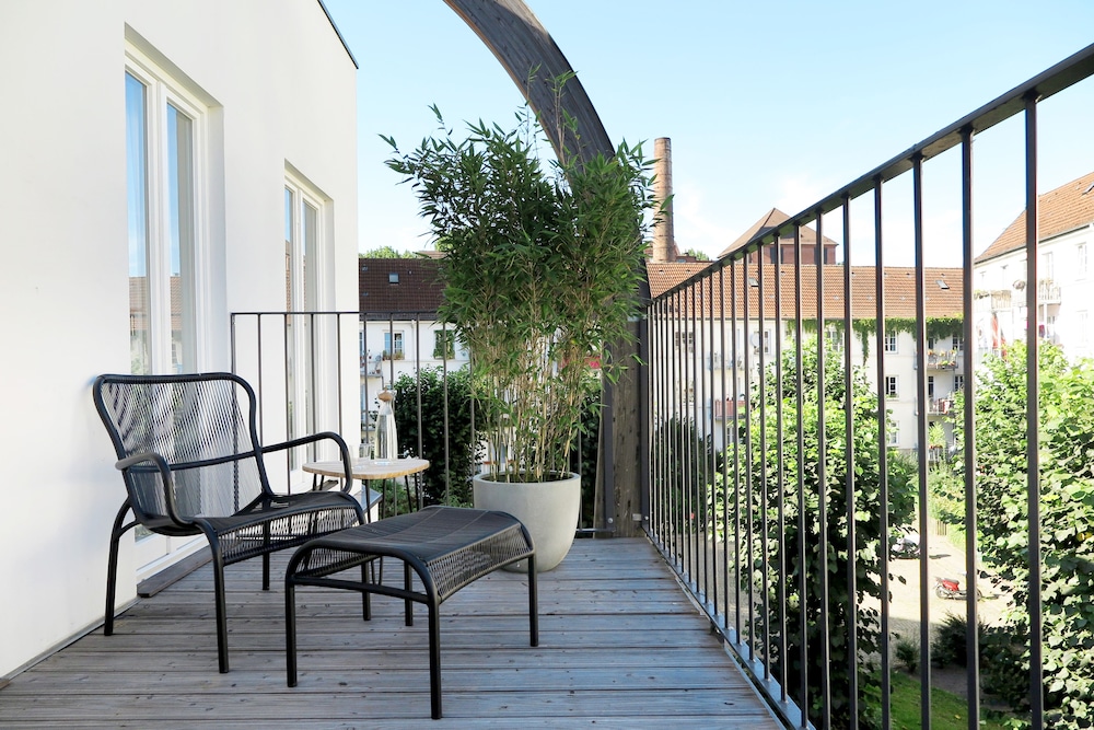 August The Boardinghouse by null