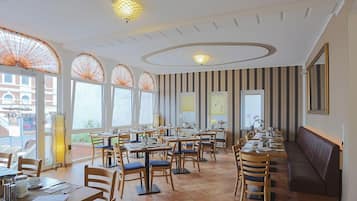 Desayuno buffet incluido todos los días