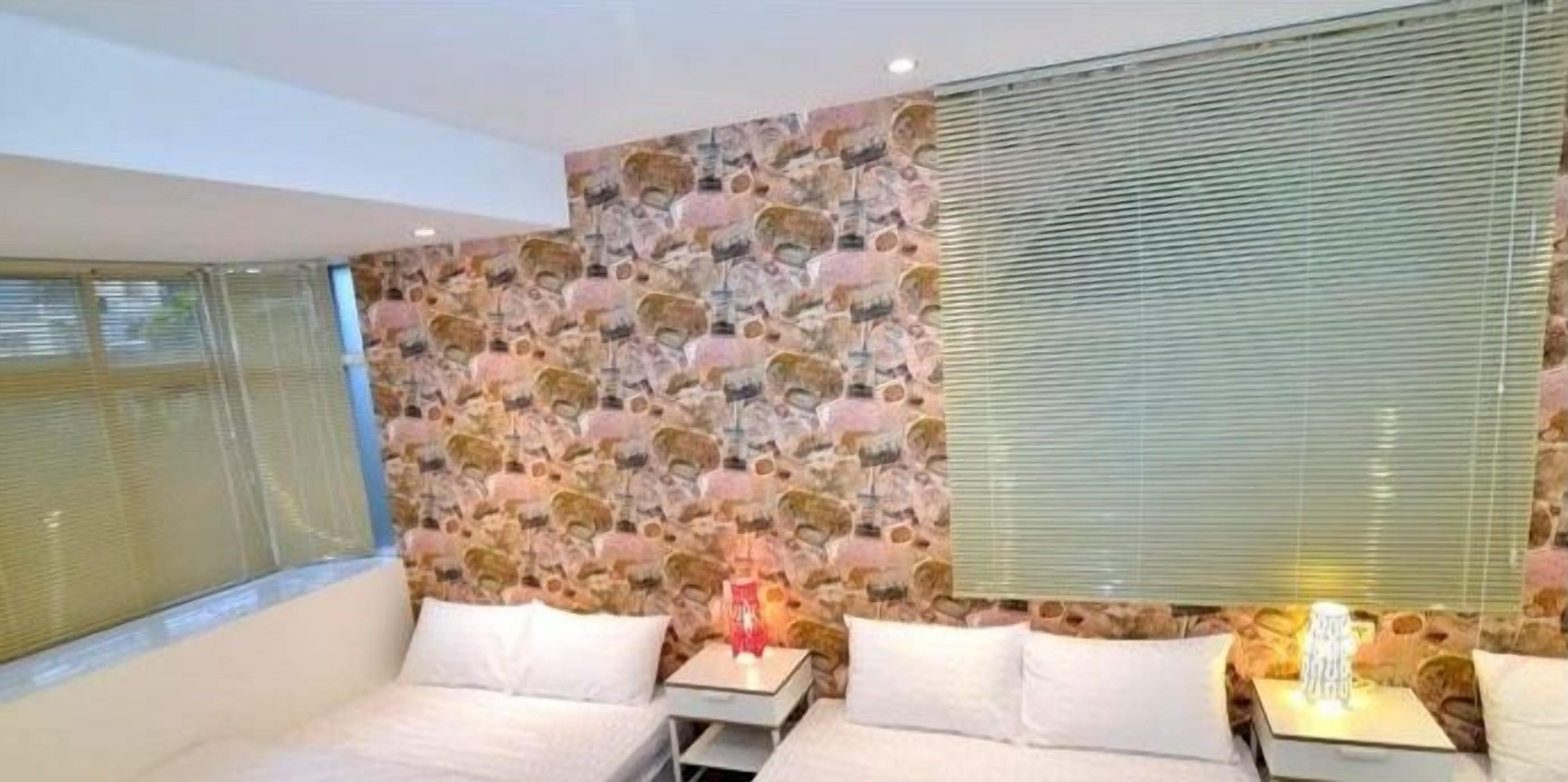 Quarto (8-Person) | Escrivaninha, cortinas blackout, Wi-Fi de cortesia