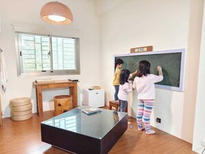 Familienapartment, Mehrere Betten | 1 Schlafzimmer, hochwertige Bettwaren, Daunenbettdecken