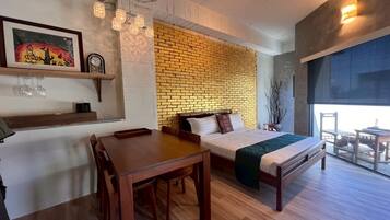 Luxury Quadruple Room | 1 bedroom, premium bedding, down comforters, Select Comfort beds