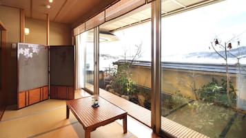 Japanese Western Style Suite with Open-air Bath (4F) | In-room safe, desk, laptop workspace, iron/ironing board