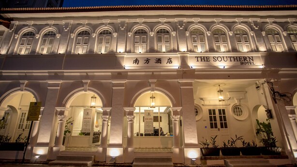 Front of property - evening/night - The Southern Boutique Hotel (George Town)