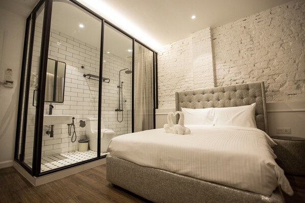 Desk, iron/ironing board, free WiFi - The Southern Boutique Hotel (George Town)