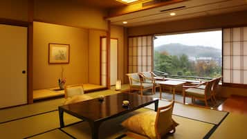 Standard Japanese Style Room (12.5 tatami mats) | In-room safe, free WiFi