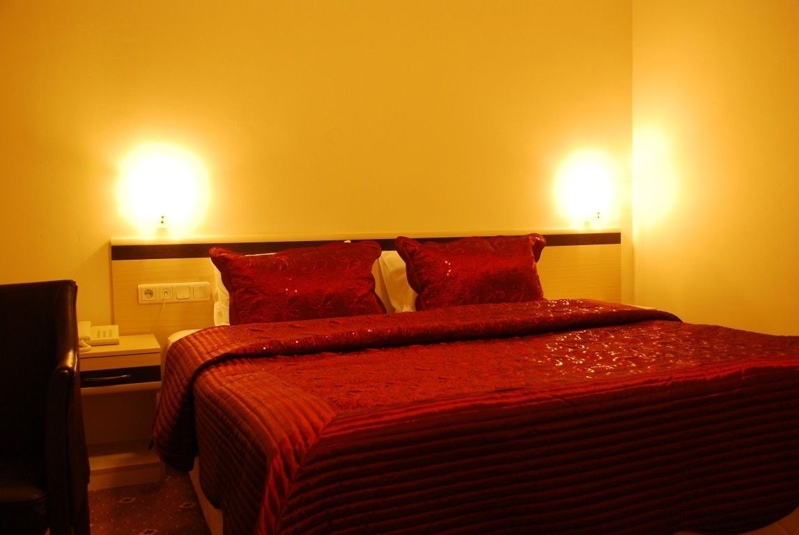 family suite | in-room safe, desk, soundproofing, rollaway beds