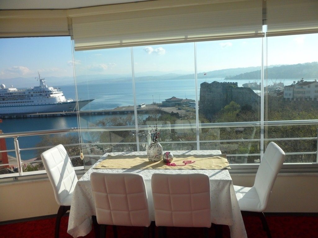 suite | living area | lcd tv