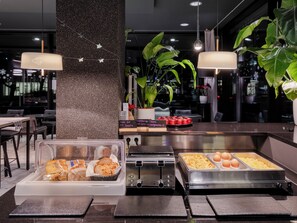 Daily buffet breakfast for a fee - Numa Hamburg Fore (Hamburg)