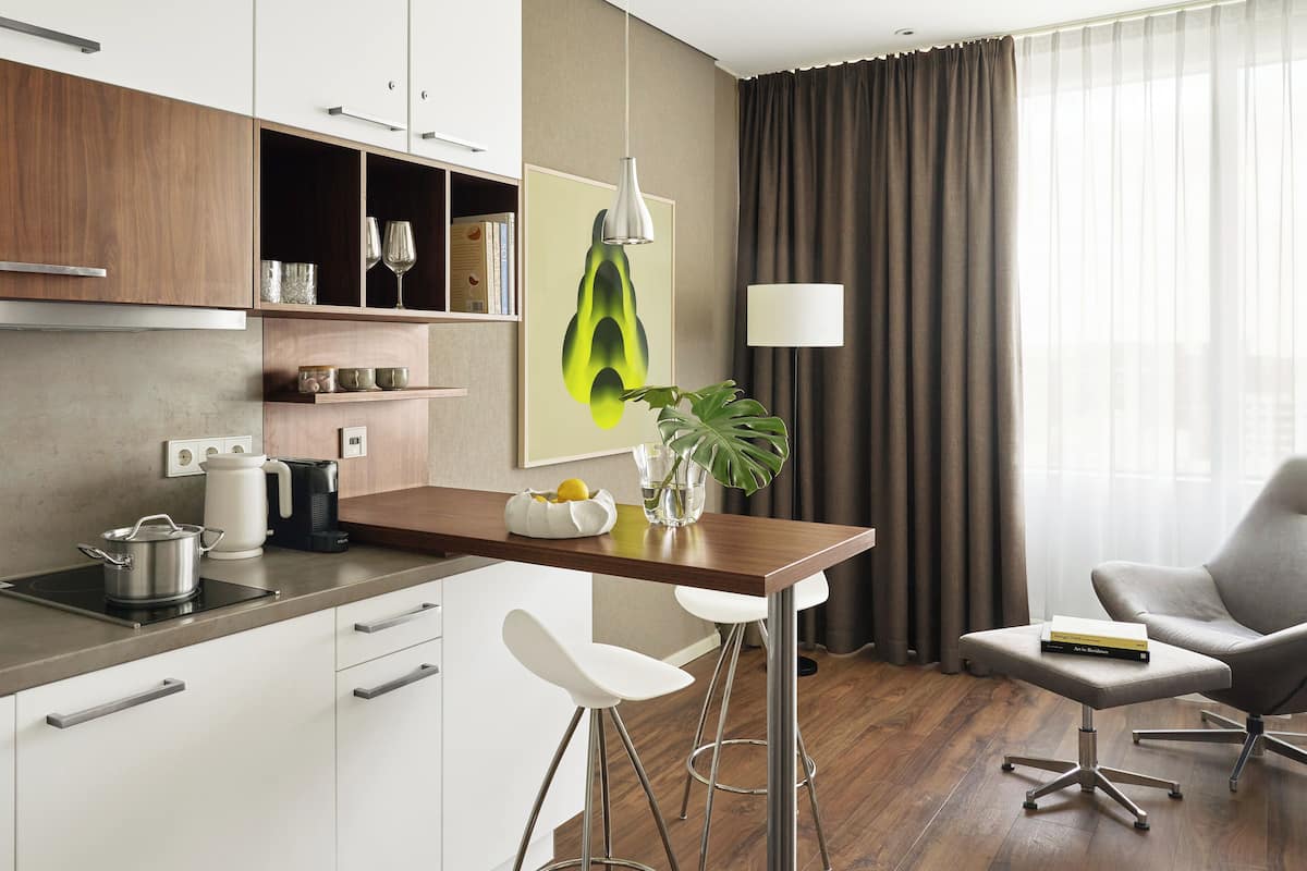 Large Studio with Kitchenette | Private kitchen