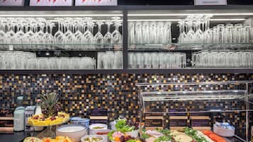 Frokostbuffé hver dag (EUR 21 per person)