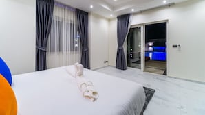 ลักซ์ชัวรี่วิลล่า | 4 ห้องนอน, ตู้นิรภัยในห้องพัก, ผ้าม่านกันแสง, เตารีด/โต๊ะรีดผ้า