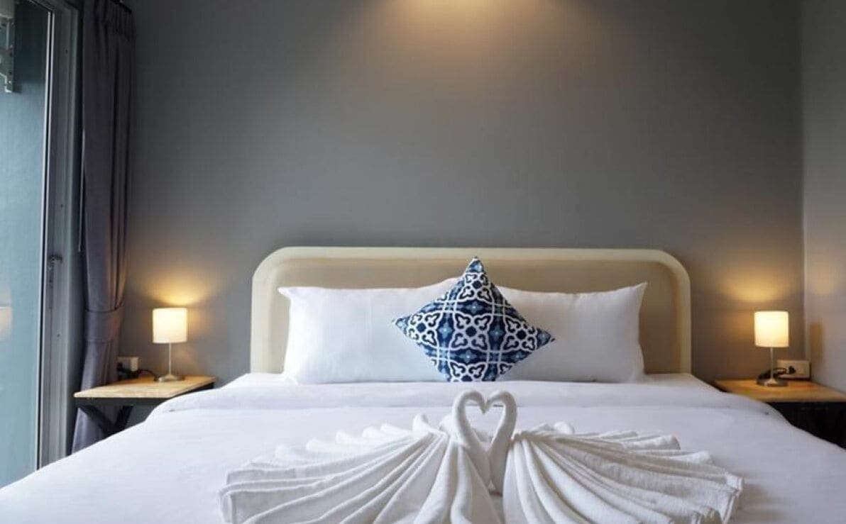 superior double room, 1 queen bed | minibar, individually decorated, desk, blackout curtains