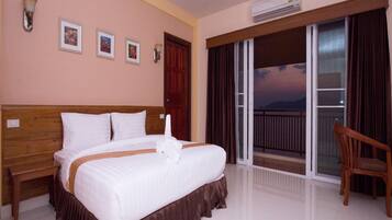 Standard Room With Sea View | مكتب وأسرّة قابلة للطي وواي فاي مجانًا وملاءات أسرّة
