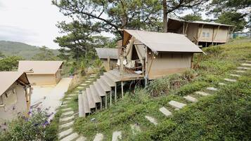 Premium Tent | 1 bedroom, hypo-allergenic bedding, minibar, desk