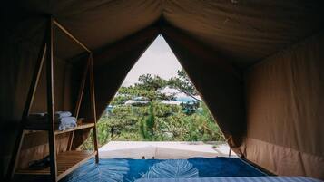 Premium Tent | 1 bedroom, hypo-allergenic bedding, minibar, desk