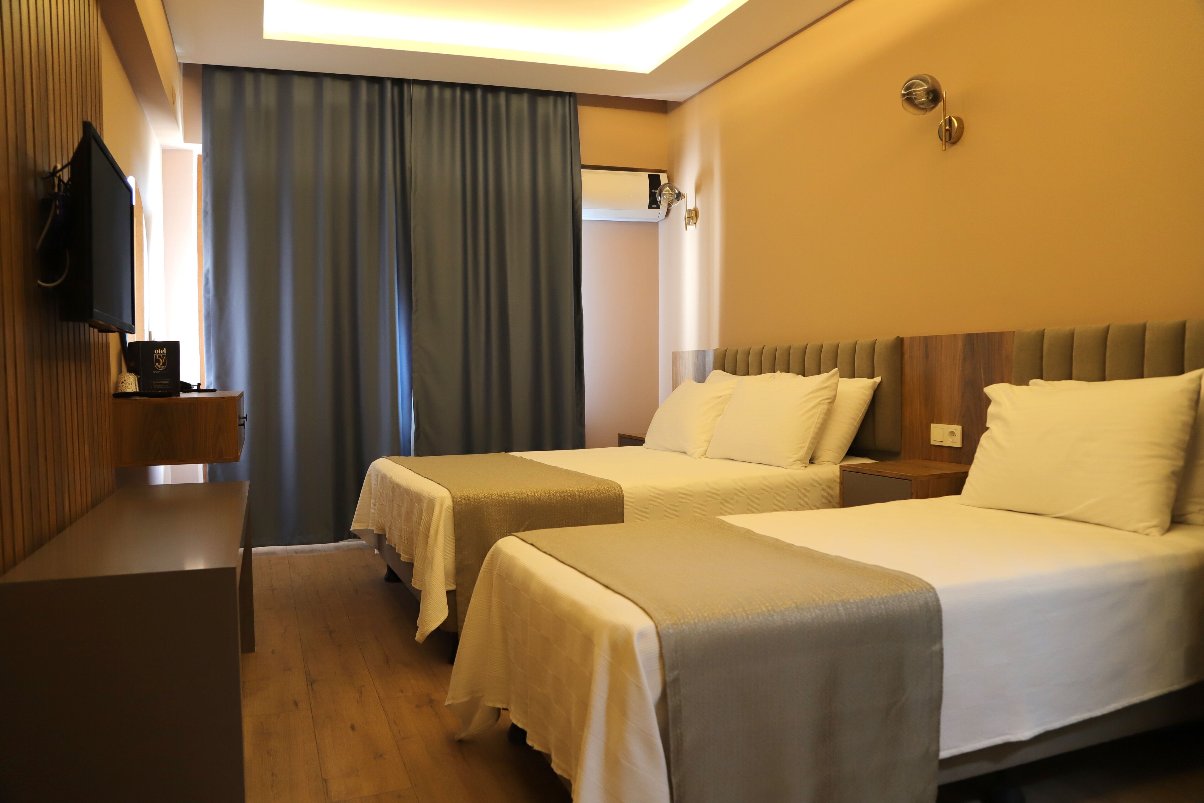 1 bedroom, minibar, desk, laptop workspace