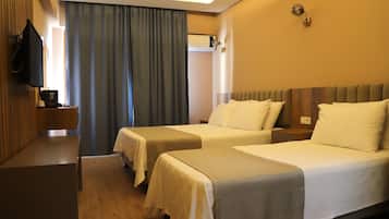 Minibar, desk, laptop workspace, free WiFi