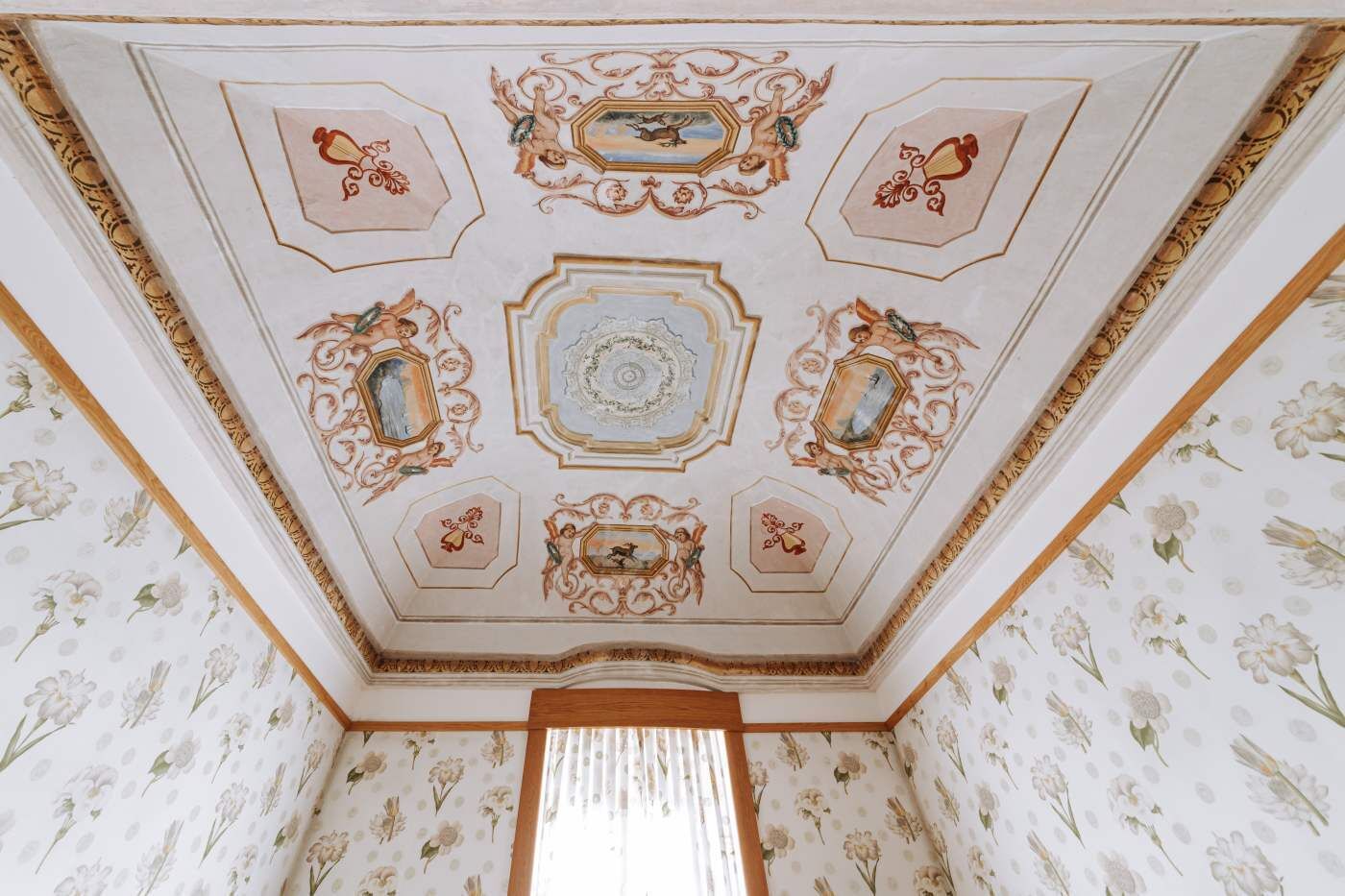 Suite Ricordi con Vasca Idromassaggio | Copriletto in piuma, materassi a doppio strato, minibar