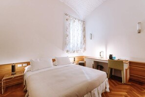 Cubrecamas, colchones con pillow-top y minibar 