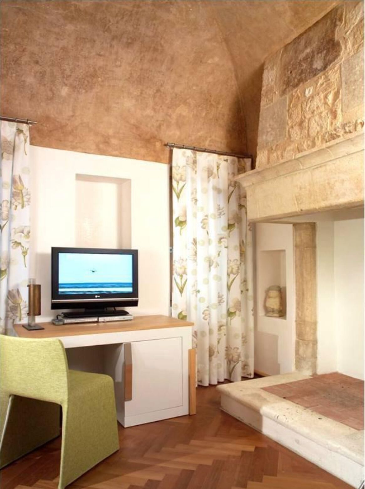 Camera Pensieri | Down comforters, pillowtop beds, minibar, in-room safe