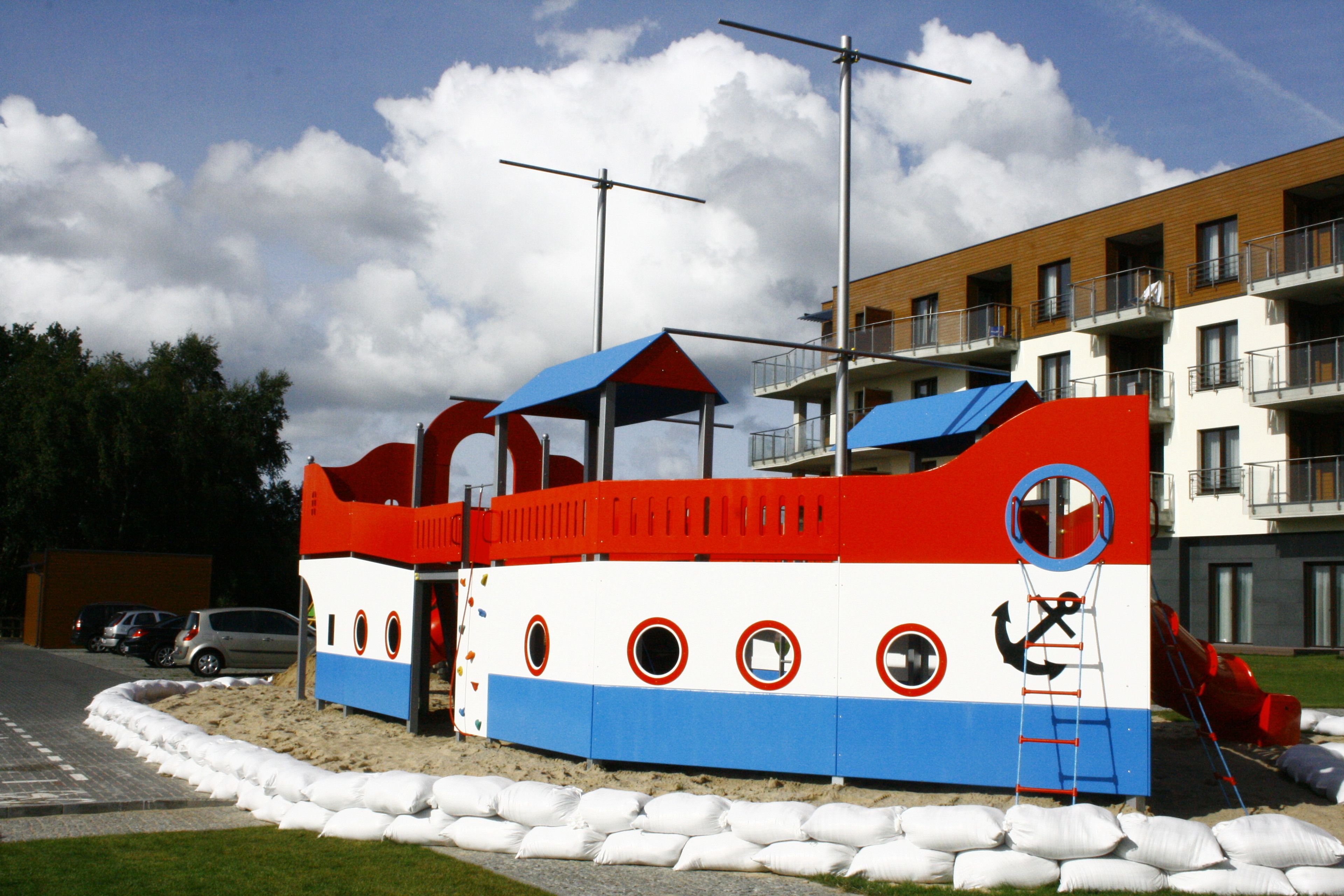 Children’s play area – outdoor