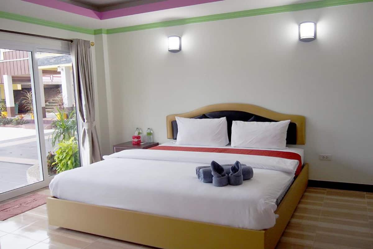 Habitación doble estándar | Escritorio, cortinas blackout, camas extra y wifi gratis