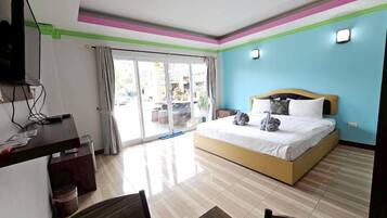 Desk, blackout curtains, free WiFi, bed sheets