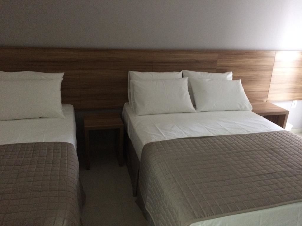 Minibar, Schreibtisch, kostenloses WLAN, Bettwäsche