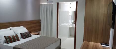 Minibar, desk, free WiFi, bed sheets