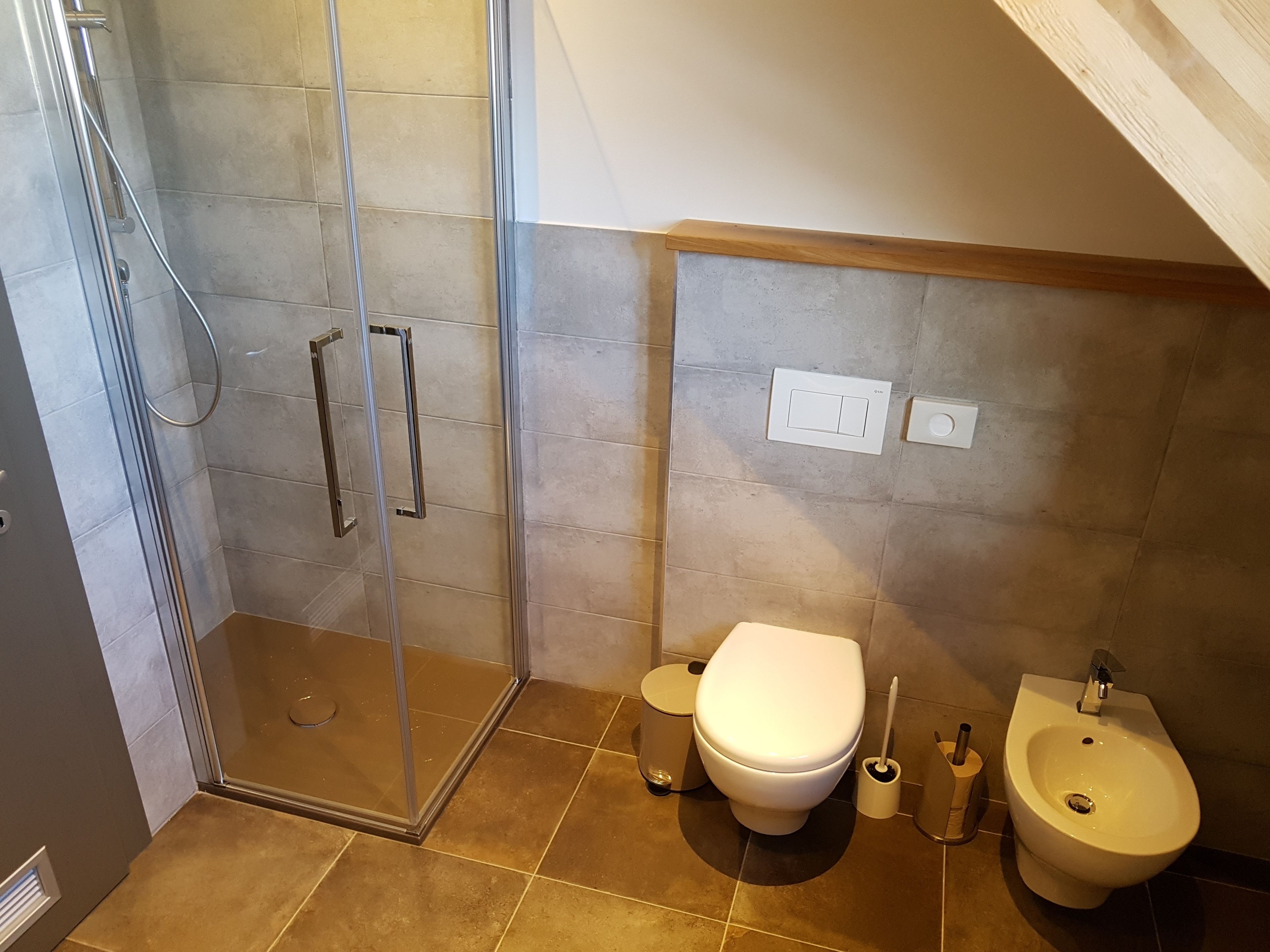 family apartment | bathroom | shower, free toiletries, hair dryer, towels