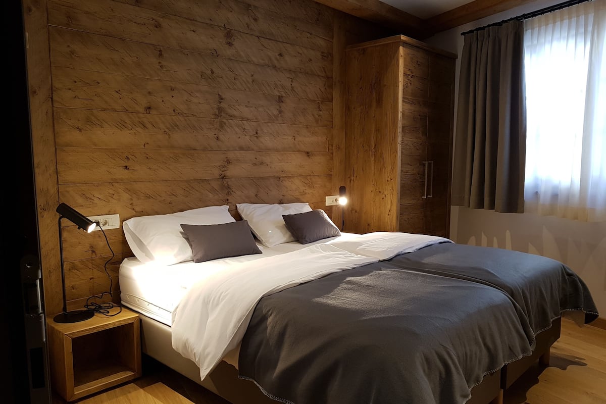 double or twin room | hypo-allergenic bedding, in-room safe, desk, blackout curtains