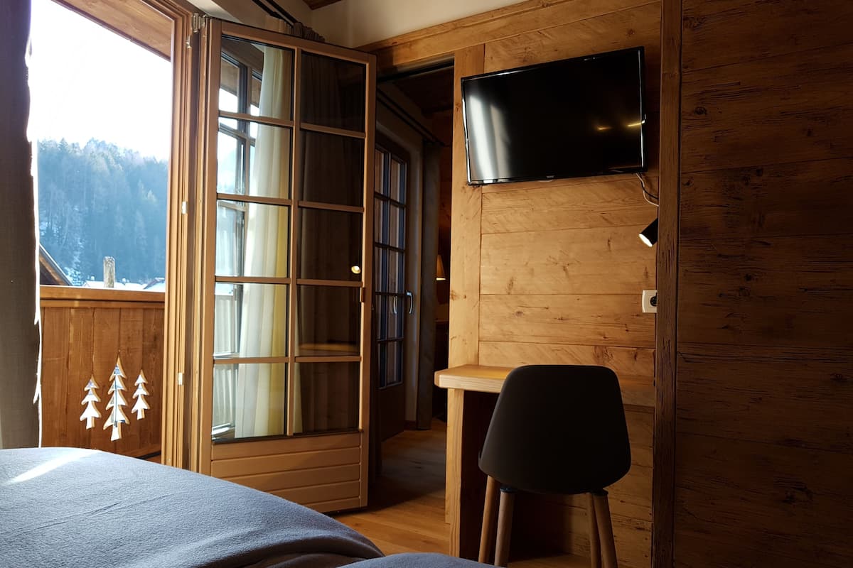 family apartment | hypo-allergenic bedding, in-room safe, desk, blackout curtains