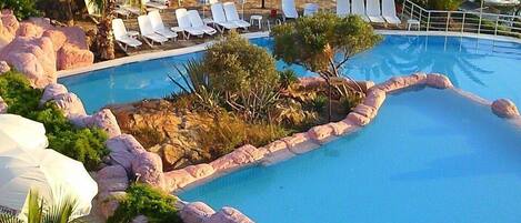 2 outdoor pools, pool umbrellas, sun loungers