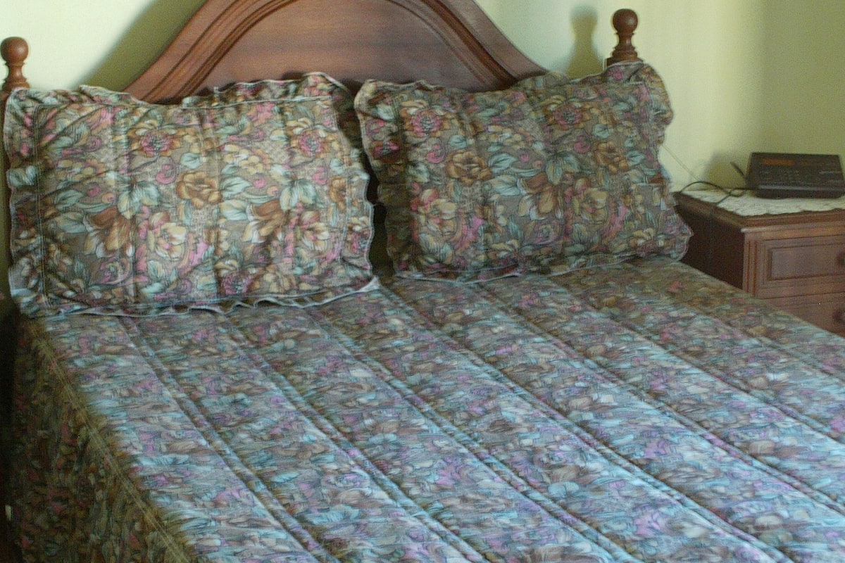 Habitación familiar | Ropa de cama de alta calidad, wifi gratis y ropa de cama