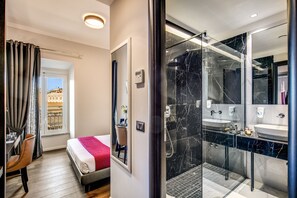 Minibar, in-room safe, desk, blackout curtains - Piccola Navona Roof Garden (Rome)