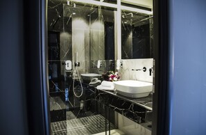 Superior Double Room, 1 Queen Bed | Bathroom | Shower, towels - Piccola Navona Roof Garden (Rome)