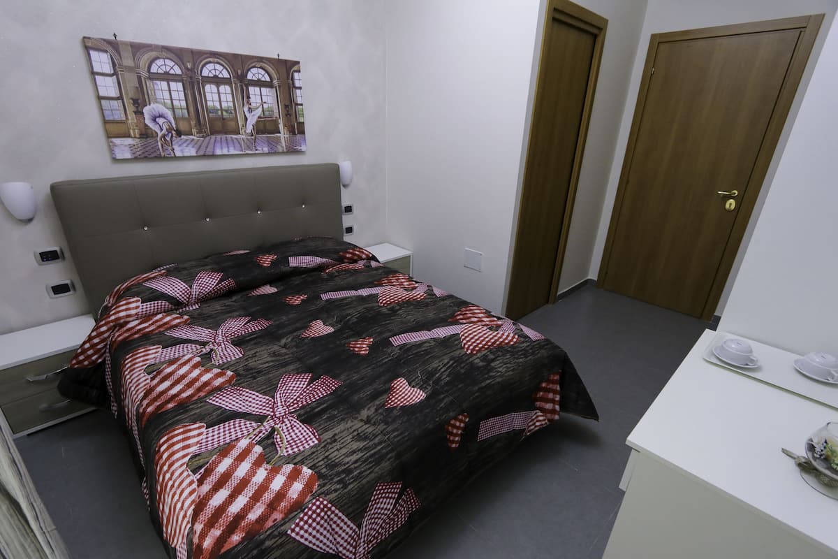 Exclusive Double Room | 1 bedroom, hypo-allergenic bedding, down comforters, minibar
